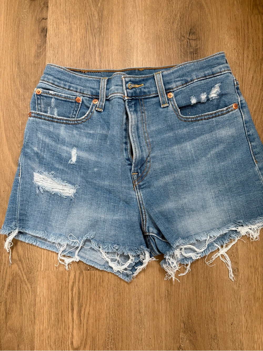 Levi’s Women Denim Shorts Size 28